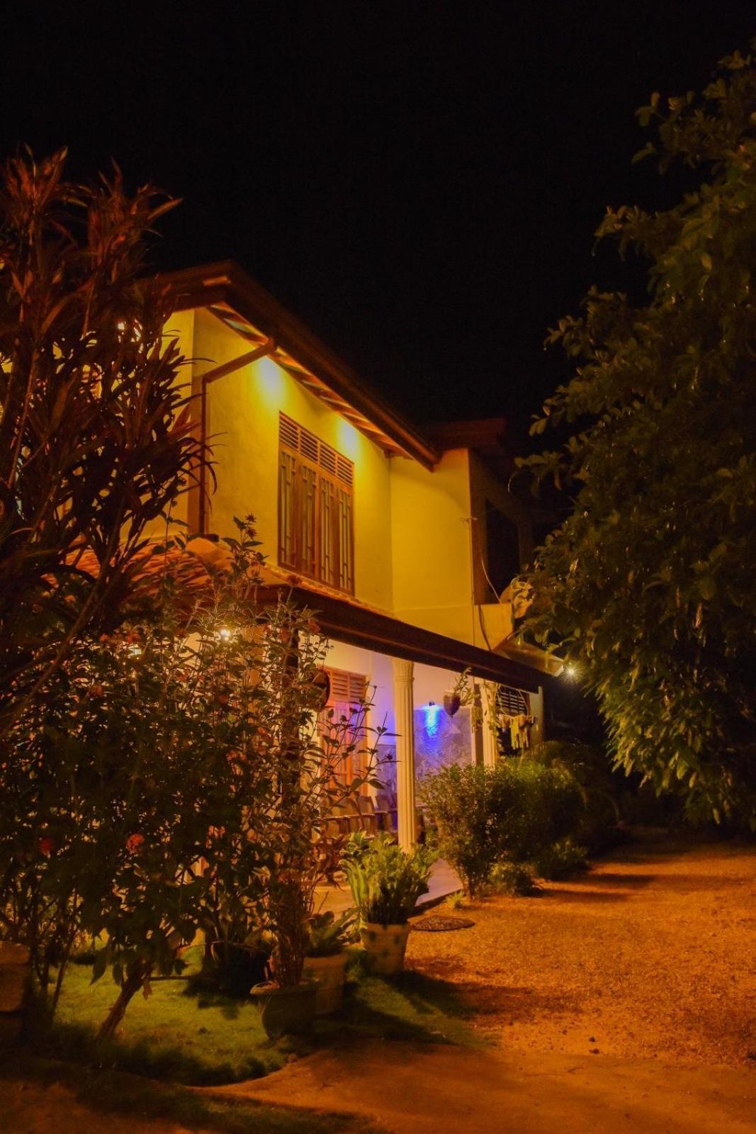 Maya 44 Ella Bagian luar foto